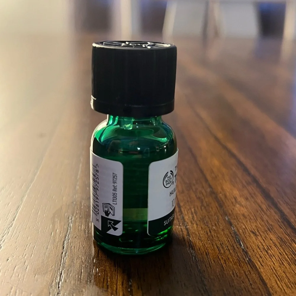 The Body Shop Tea Tree Oil 10ml - Picture 3 of 3